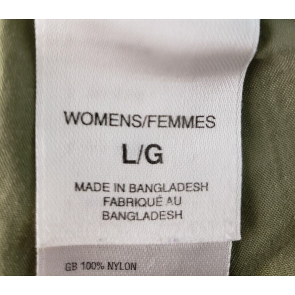 The North Face Women's Cargo Shorts - Olive - Picture 4 of 5